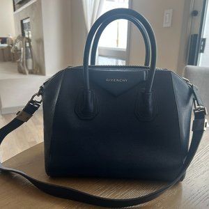 Givenchy Small Antigona Bag in Box leather Blue